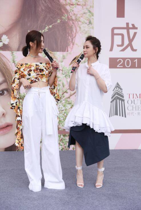 Twins亮相成都时代奥特莱斯举办签售会,少女感